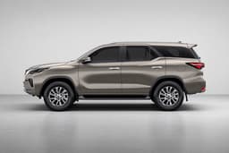 Toyota Fortuner Color Avant Garde Bronze Toyota Fortuner Color Avant Garde Bronze